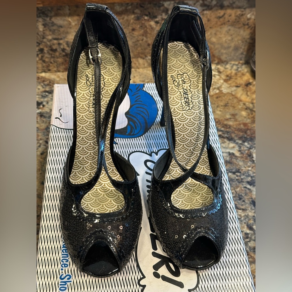 Oh Deer! Size 8.5 women’s dress shoes